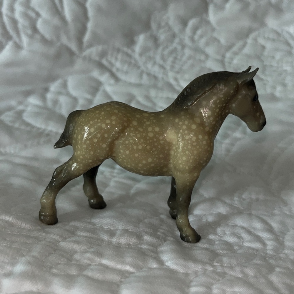 Breyer Dapple Bubbles Draft Horse Stablemate - Picture 2 of 6